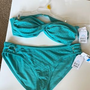 NWT Eyelet 2 piece in green
